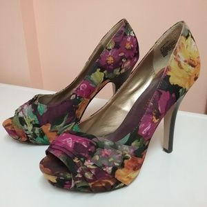 Madden Girl Floral Peep Toe Heels Size 6.5